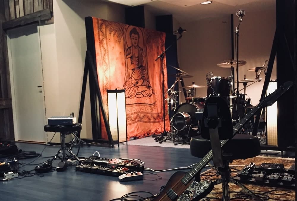 Pekka Johansson's bass equipment in Astia-studio