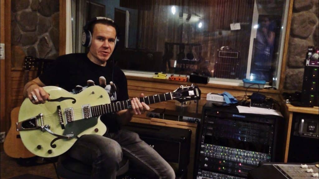 Parempaa kitarasaundia – Markus Toivonen from Ensiferum in Astia-studio A.