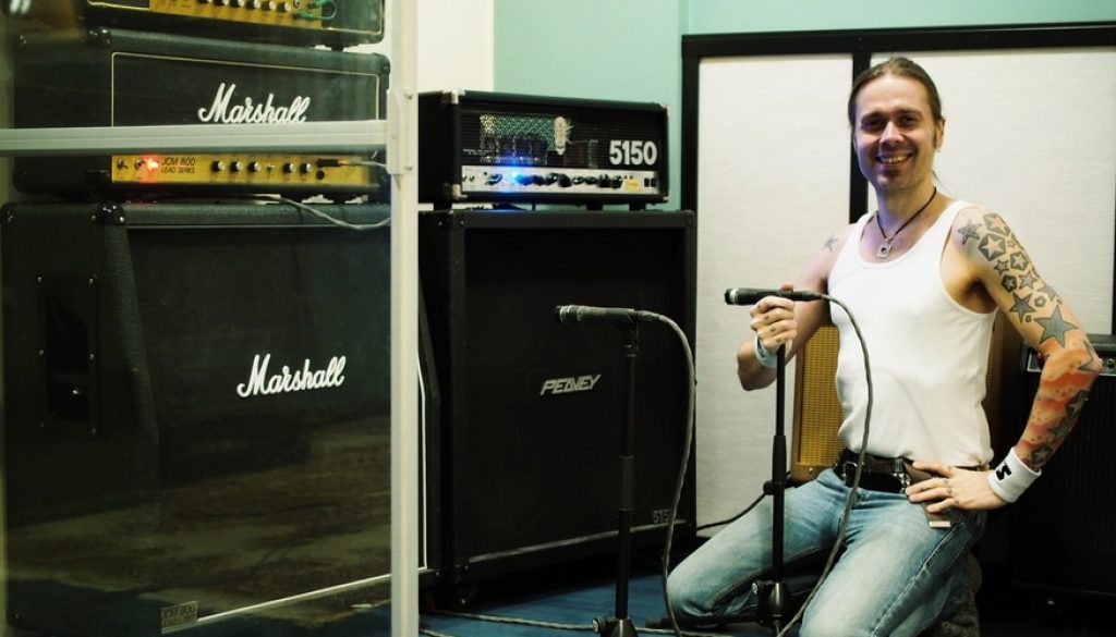 Anssi Kippo with guitar amps in Astia-studio A