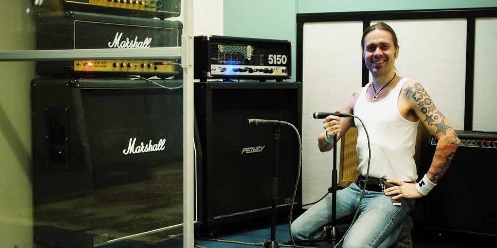 Anssi Kippo with guitar amps in Astia-studio A