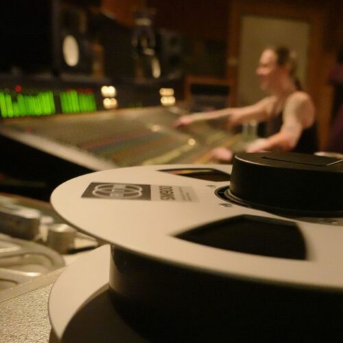 Vuonna 2017 Anssi Kippo siirtyi kelanauhasessioiden pariin. Kuva vuodelta 2024. Vuonna 2017 Anssi Kippo siirtyi kelanauhasessioiden pariin. Kuva vuodelta 2024.