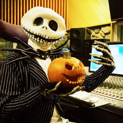 Jack Skellington halloweenin aikaan Astian A-studion tarkkaamossa. Jack Skellington halloweenin aikaan Astian A-studion tarkkaamossa.