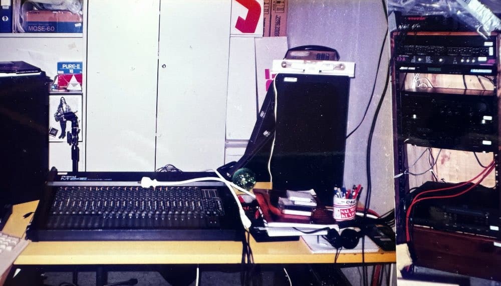 Astia-studion laitteisto Sammonlahden kirkon pommisuojassa kesällä 1995