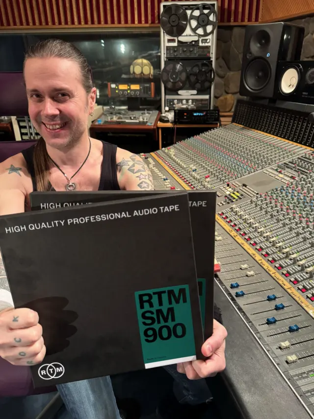 Preparing the full-analogue vinyl record master tapes for the new Jess By the Lake album in Astia-studio A. ⭐️

It was nice to learn that Jess By the Lake had recorded and mixed their new album using analogue equipment only. When mastering for vinyl record, sound engineer Anssi Kippo kept the signal path analogue as well. 🔥🔥🔥

The mastering was done on RTM SM900 magnetic tape using analogue equipment and VOVOX sound conductors. 👌

The tapes will be delivered to Timmion Cutting, who will continue to keep the signal-path analogue so that you can enjoy Jess and the band literally playing in your living room. That is, of course, if you too keep the signal-path analogue on your listening setup. 👍

The album will be released by Svart Records.

@jess_bythelake @jessbythelake_band @svartrecords @timmioncutting @rtm_tape @vovox_ag 

#jessbythelake #astiastudio #timmioncutting #svartrecords #analogsignalpath