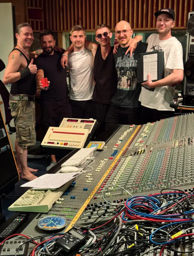 The Phenomen band had an awesome full-analog experience at Astia-studio A with music producer Anssi Kippo on July 11, 2026. ⭐️

In one 11-hour studio day we recorded, mixed & mastered a cool new single that grooves. The band said that ”Anssi’s school of music” should be renamed to ”Anssi’s school of life,” as the vast amount of information goes way beyond just music or recording. 😅

It seems that a cassette player is on the list of things to buy next, as the cassette-bug took a big bite out of each of the band members. After the session, we made 7 cassette copies of the song. 🔥🔥🔥

@raunold @leokoskinenn @gronis3000 @thephenomenband @tridentaudio @yamahans10 @neumann.berlin @officialtamadrums @sabiancymbals @shure @yamaha_guitars @officialibanezguitars @vovox_ag 

#thephenomen #astiastudio #analogrecording #rtmsm900 #tridentconsol