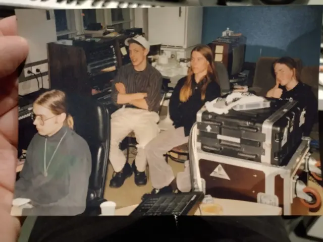 A throwback from 1998, when an upcoming Finnish metal band, Stam1na, was recording at Astia-studio. ⭐️

The first two photos were taken by guitar-playing vocalist Antti Hyyrynen. In the 1st picture are music producer Anssi Kippo with drummer Teppo ”Kake” Velin, lead guitarist Pekka ”Pexi” Olkkonen, and bass player Paavo Alander. In the 2nd one, Anssi is sitting by the Mackie 40-8 mixing console. 🎛🎚

Here’s what Stam1na says about the demo on their website: ”In 1998, the band returned to Astia-studio to record their second demo, The Moulted Image cassette, which contained five songs of raw and clean vocals, two guitars, bass, and drums. The final track, ’Uneraseable Trepanation’, was also played on Klaus Fleming’s Metalliliitto radio show.”

At the time, Astia-studio was located in the center of Lappeenranta. Children of Bodom recorded Something Wild and Hatebreeder albums in that location. 🤘

@stam1na_official @anttihyyrynen @psykokitara @kake_ite @paavo_am @mackiegear 

#stam1na #moultedimage #astiastudio #recordingstudio #recording