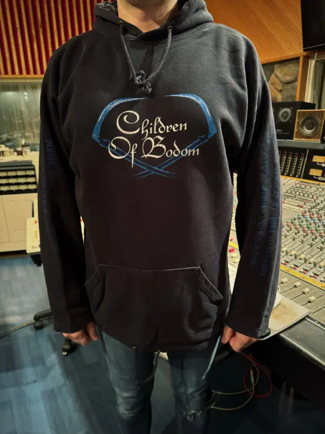 Last call for the vintage band shirts! ⭐️
 
Get your original vintage Children of Bodom, Norther, Horna, Impaled Nazarene, Twilightning, Entwine, Lullacry, Sonata Arctica, Endstand, and more, along with official tees from Wacken Open Air 2002, Tuska Festival 2005, Hard Rock Cafe Seoul, Hard Rock Cafe Tokyo and Jackson Guitars. Listings end on eBay between Monday, October 19, and Friday, October 23.
 
Check the link in bio to see what gems are still available! 👍
 
These items are from the private collection of platinum-selling Finnish music producer Anssi Kippo, and they’ve been in storage for about 10 to 20+ years.

@cobhc @wearenorther @horna_band @impalednazareneband @sonataarcticaofficial @endstand_band @tuskafestival @wackenopenair.official @hardrockcafe @officialjacksonguitars 

#bandshirt #vintageshirts #rarevintageshirts #astiastudio #anssikippo